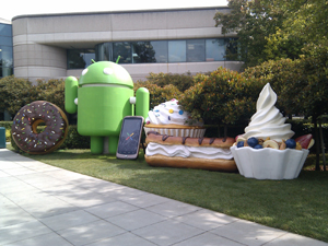Android Statues at Googleplex on the Lawn